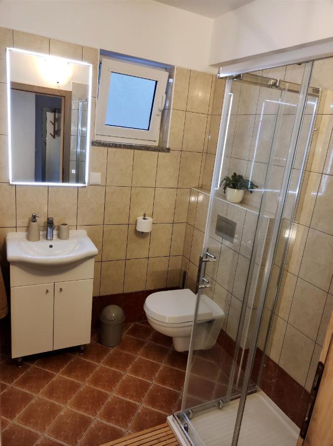 Apartman Emili Малинска Экстерьер фото