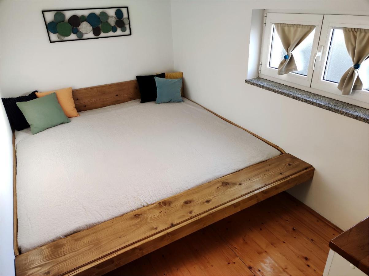Apartman Emili Малинска Экстерьер фото